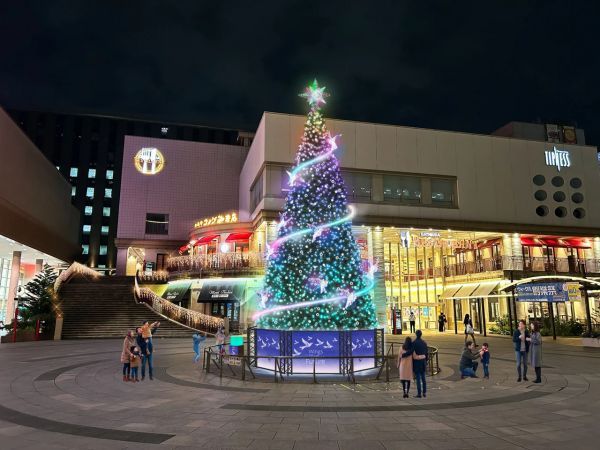 「深川ギャザリア」のセンタープラザに設置されるメインツリーのイメージ
