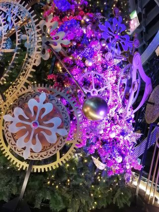 「atwaimea」さんからの投稿写真＠新宿住友ビル三角広場 クリスマスイルミネーション
