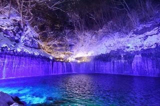 軽井沢 白糸の滝 真冬のライトアップ写真１