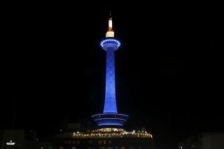 京都タワー塔体ライトアップ写真１