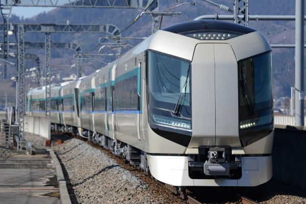 臨時夜行列車「日光紅葉夜行」