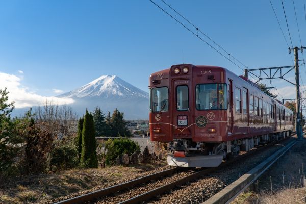 秋の行楽シーズン臨時列車