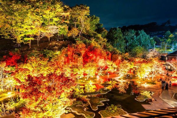 紅く彩られた松島離宮庭園の絶景