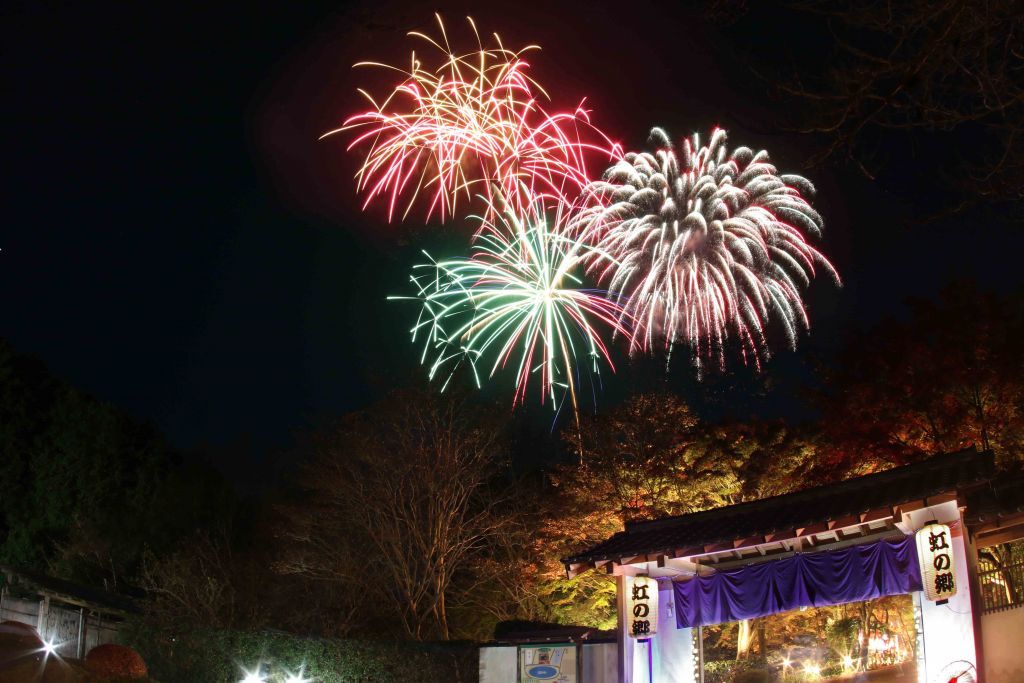 約1,000発の華やかな秋の打ち上げ花火