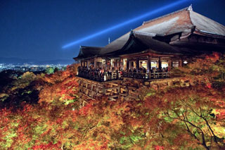 京都 清水寺の秋の夜の特別拝観、2017年はオープニングイベント「NONOTAK 光と音の奉納演奏」も