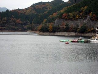津風呂湖の紅葉写真１