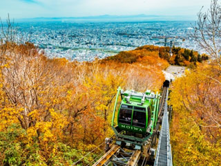 札幌もいわ山ロープウェイの紅葉｜紅葉情報2021