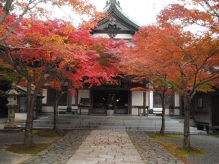 呑山観音寺の紅葉の写真３