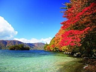 十和田湖の紅葉写真１
