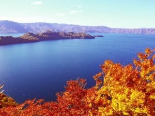 十和田湖の紅葉写真２