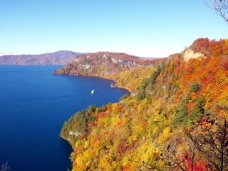 十和田湖の紅葉の写真３