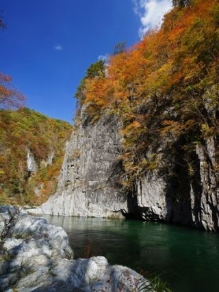 久慈渓流の紅葉の写真３