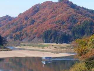 阿武隈川の紅葉写真２