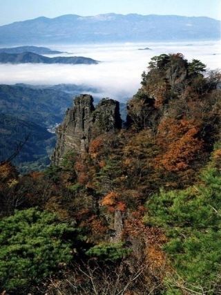 霊山県立自然公園の紅葉写真２