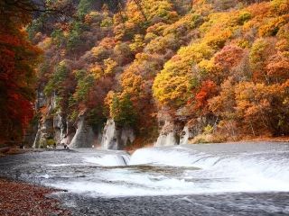 吹割の滝の紅葉写真２