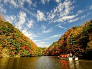 亀山湖の紅葉写真１
