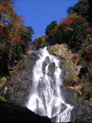 名勝神庭の滝の紅葉写真２