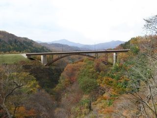 雪割橋の紅葉写真１