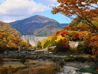 丹沢湖の紅葉写真２