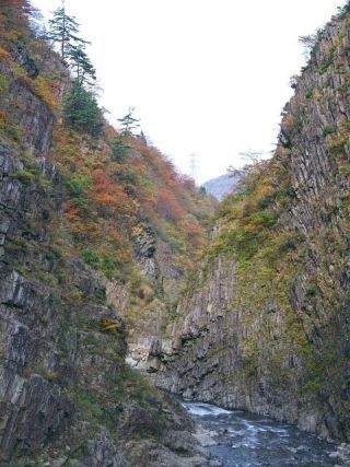 清津峡の紅葉の写真３