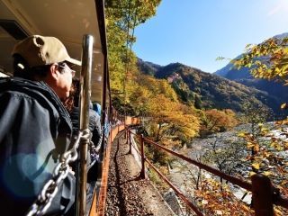 黒部峡谷の紅葉写真１