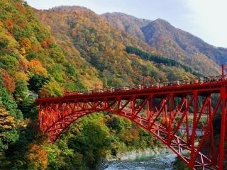 黒部峡谷の紅葉写真２