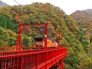 黒部峡谷の紅葉の写真３