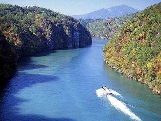 恵那峡の紅葉写真１