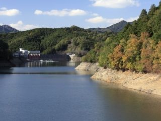 津風呂湖の紅葉写真１