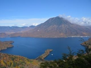 中禅寺湖・華厳滝の紅葉写真２
