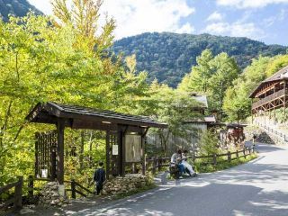 白骨温泉の紅葉写真２
