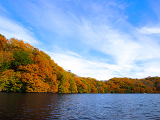 一碧湖の紅葉写真２