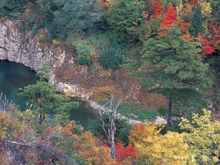 錦秋湖の紅葉写真１