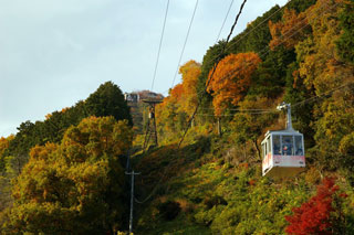 八幡山ロープウェーの紅葉写真１