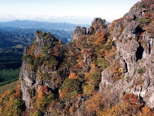 霊山県立自然公園の紅葉