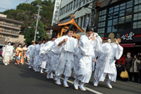 毎年恒例、年始の有馬温泉「入初式」イベント実施。湯女の練行列や湯もみ等も開催