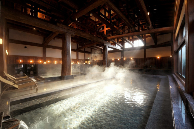 日本最大級の純木造浴室
