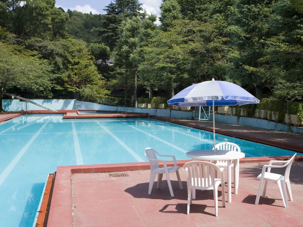 屋外ガーデンプール