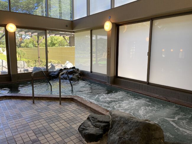 「湖の湯」内風呂