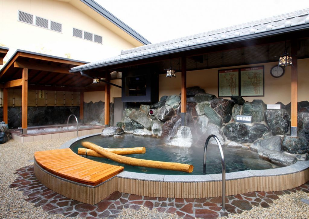 おかざき楽の湯　露天風呂