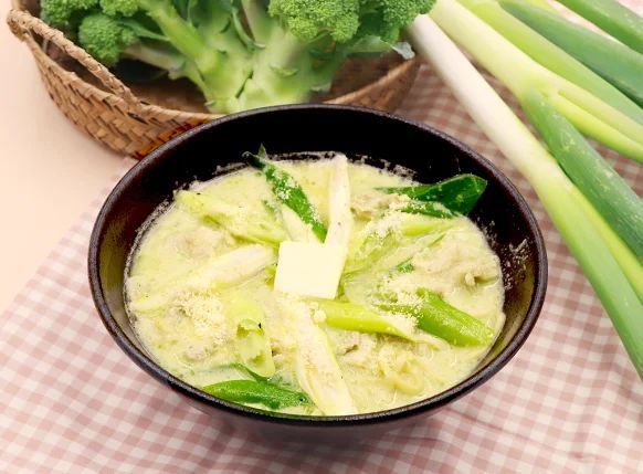 深谷ねぎとブロッコリーのジェノバ風塩らーめん