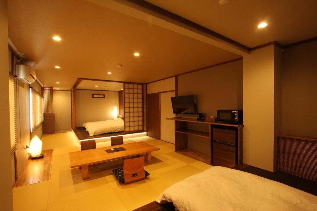 畔上館
