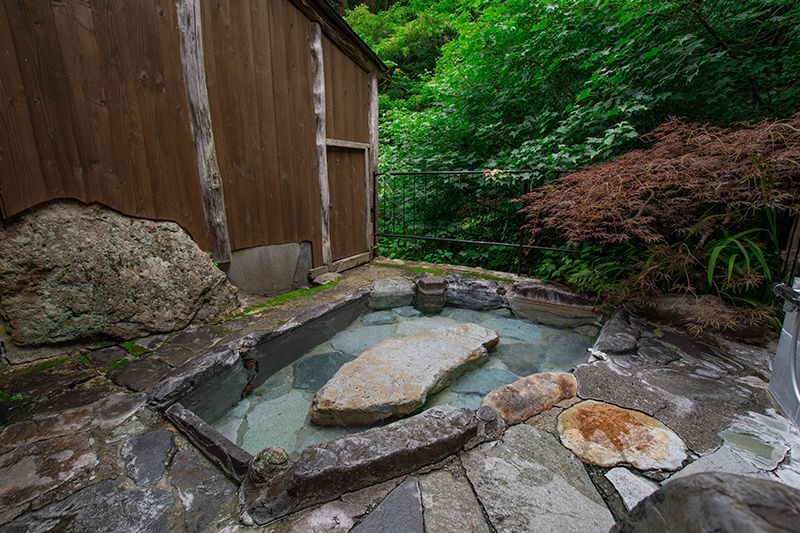 中生館