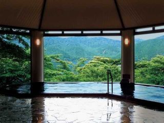 絶景日帰り温泉 龍宮殿本館写真２