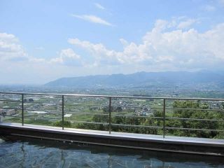 甲州市勝沼 ぶどうの丘 天空の湯写真１