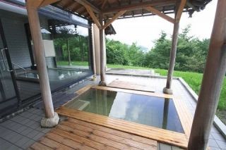 新潟市岩室健康増進センター 新潟市日帰り温泉施設「よりなれ」写真1