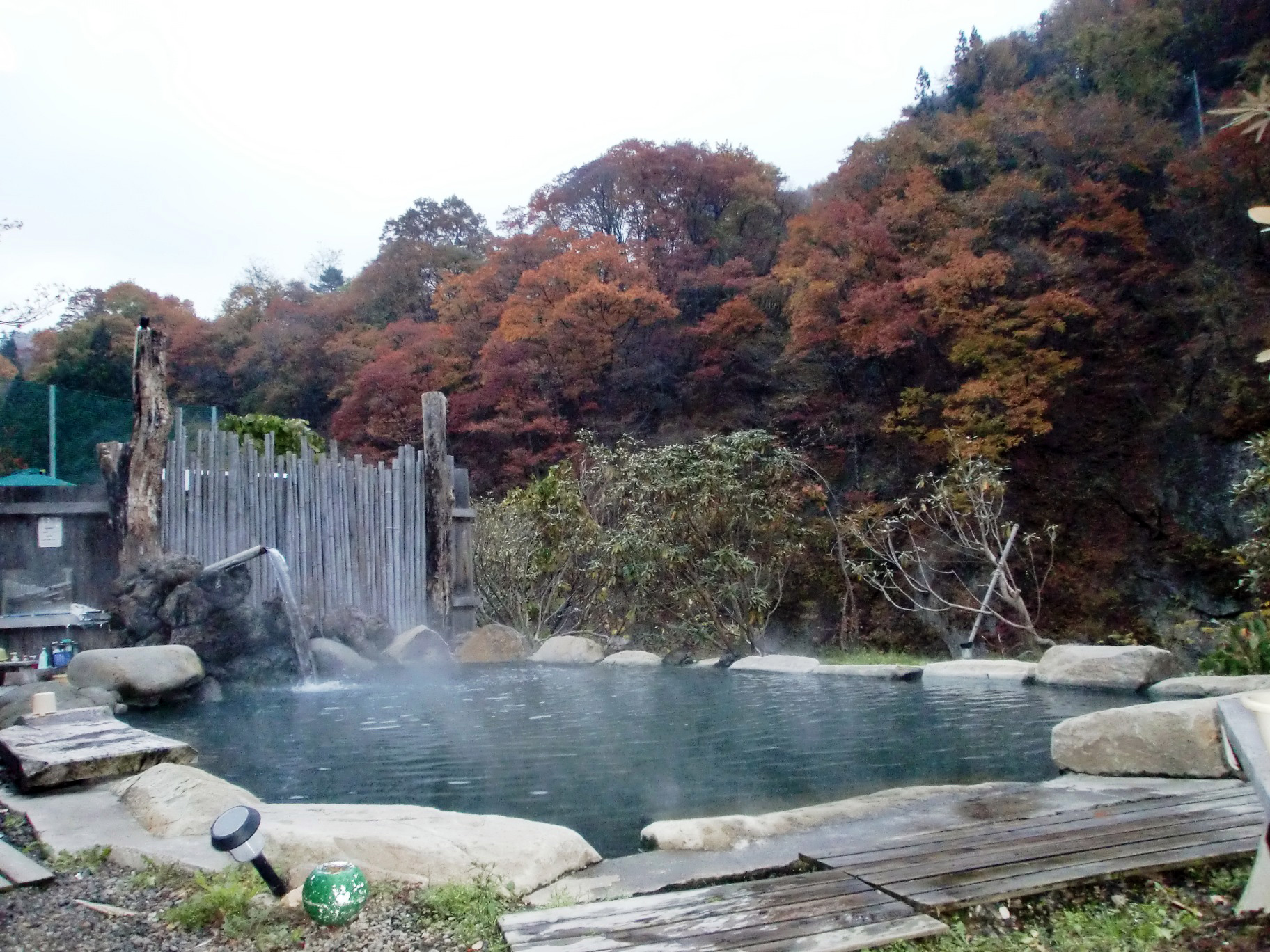 京塚温泉 しゃくなげの湯の地図アクセス 行き方 営業案内 温泉特集