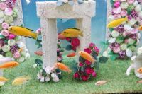 バラ色の魚たちとローズガーデン！ぎふワールド・ローズガーデンとコラボレーション